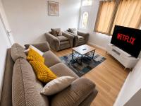 Contractors, Council Guests, Families Friendly-Home For 10 - Parking, Full Kitchen-Royal Armouries-Elland Road - Ferienwohnung Beeston