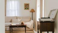 The Wild Rose - Cozy PEC Rental in Picton ST-2020-0428 - B&B Picton