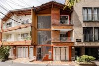 Casa comoda en Laureles cerca del Estadio y la 70 "Máx 8 huéspedes - B&B Medellín