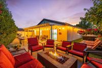 The Coachella Gem with Spa and Fire-pit sleeps 14 - Chambres d'hôtes Coachella
