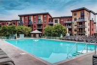 Luxury Playa Del Sol Condo 435 w Pool, Hot Tub & Beach Nearby - B&B Kelowna