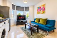 Chic 1BR Ground Floor Apartment Near Centre with Private Patio Garden - Ferienwohnung Cardiff