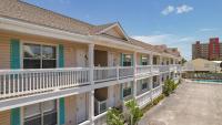 Walk to Beach-Sleeps 8-Pool-King Suite-Family Condo-Beach Chairs - B&B Gulf Shores