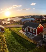 Historic Seaside Fishermans House in the Heart of Bud - B&B Bud