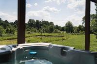 Gathering Private Hocking Hills Cabin, Hot Tub & Pond - B&B Logan