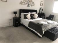 SAV 5 bedroom Executive detached house in Leiceste - Chambres d'hôtes Humberstone