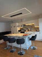 Luxury 4BD Modern House Near Station and London - Chambres d'hôtes Bushey