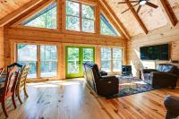 Sauna, Hot Tub & Smoky Mtn Views: Moonshadow Lodge - Bed and Breakfast Whittier