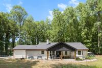 Sleeps 15 - Game Room & Theater - 13 Min Uptown - B&B Charlotte