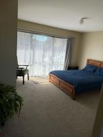 Private access with shower & toilet - B&B Oxford