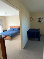Private access with shower & toilet - B&B Oxford
