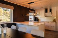 Large Home Tomasjord - Free parking, nature-close, sleeps 9 - Ferienwohnung Tromsø