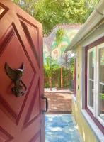Garden apartment by Moorish Castle trails - B&B Sintra