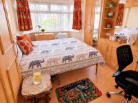 The Bliss Home Peaceful Retreat Close Transport Links Central London in 15mins Close to Heathrow Airport - Chambres d'hôtes Harrow