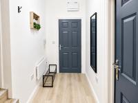 Town centre modern accommodation, free parking, sleeping 3 - B&B Bedford