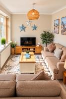 Seashells House 2 Min Walk to Beach with Private Parking & Garden - B&B Skegness