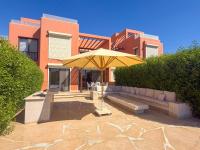 Ollystays Luxury Tawila 3BR Townhouse, Lagoon View, Shared Pool - B&B Hurgada