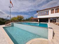 Macedonium Luxury Villa with pool & panoramic view - B&B Skopje