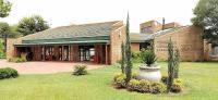 Inala Town Lodge represents calm and relaxation - Chambres d'hôtes Hendrina