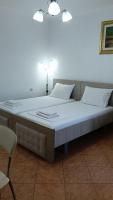 Antonis Apartment - B&B Himarë