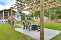Screened Porch: Family-Friendly St Stephen Retreat - Ferienwohnung Saint Stephen
