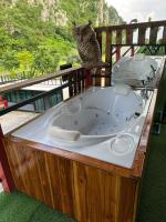 นกฮูกโฮมสเตย์ หุบป่าตาด - Bed and Breakfast Lan Sak