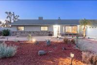 Sun Mesa Poolside Hideaway - Spa - Game Room - NEW - Chambres d'hôtes Yucca Valley