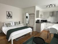 Stylish Studio / sleeps 4 / Near loughborough - Ferienwohnung Hathern