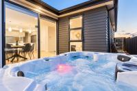 Elegant 3BR Home on Mustang Avenue - Chambres d'hôtes Christchurch