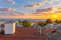 3BR Gem W Sea View Terrace in Historic Peninsula - Bed and Breakfast Istanbul