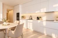 ALURE RESIDENCES 13 & 24h self check-in, fireplace,private parking in front of the apartment building included, new building, green area with meadows and forests - B&B Banská Bystrica