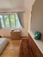 Bright Spacious Double Room with Garden Access - B&B Northwood