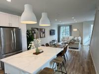Modern Townhome Near Red Rocks and Downtown - Bed and Breakfast Lakewood