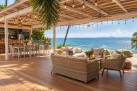 Absolute Beachfront Pool Villa with Rooftop Lounge & Sunset Views - B&B Mae Nam Beach