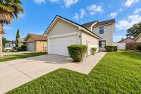 Cozy Spacious Home with Private Backyard and Patio, near shopping - Chambres d'hôtes Jacksonville