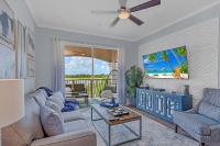 Top floor condo with view of lake, pool and fireworks! Next to Convention Center! - Bed and Breakfast Orlando