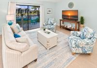 Spacious 1BR Island Club Steps to Beach - Ferienwohnung Hilton Head