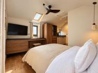 Customs House Guest Suites - Bed and Breakfast Porthmadog