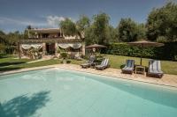 Villa Lalla with Private Pool, Sea View & Spacious Garden - B&B Lithakia