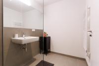 Stylish Brand New Apartment with Free Parking - B&B Viena