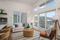 Modern Loft, Heart of Taft District pinpointstays - B&B Lincoln City