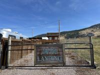 LakeView Landing - Stunning Views Overlooking Bay - B&B Big Arm