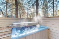 Elegant home with pool private hot tub game room deck & SHARC passes - B&B Sunriver