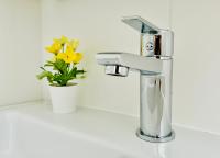 Modern Apartment with Balcony & Free Parking near Metro - Ferienwohnung Wien