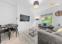 3BR Home in Glasgow Sleeps 6 with Parking - B&B Glasgow
