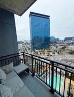 Downtown Nashville! Balcony with Pool Side View and FREE Parking! - B&B Nashville