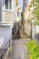Cozy 1BR • Rainfall Shower • Fireplace • Parking - B&B Oakland