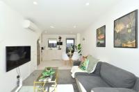 Spacious 2BR Townhouse with Yard Wilmer Street - B&B Christchurch