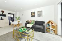 Spacious 2BR Townhouse with Yard Wilmer Street - B&B Christchurch