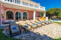 Cubo's Beachfront Villa Khayyam - B&B Mijas Costa